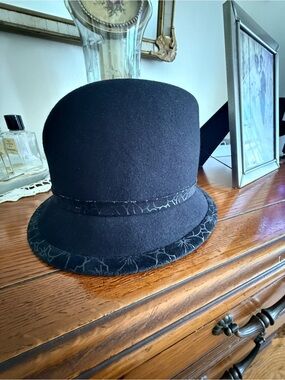 Black Felt Cloche Hat with Subtle Patterned Trim - Unbranded